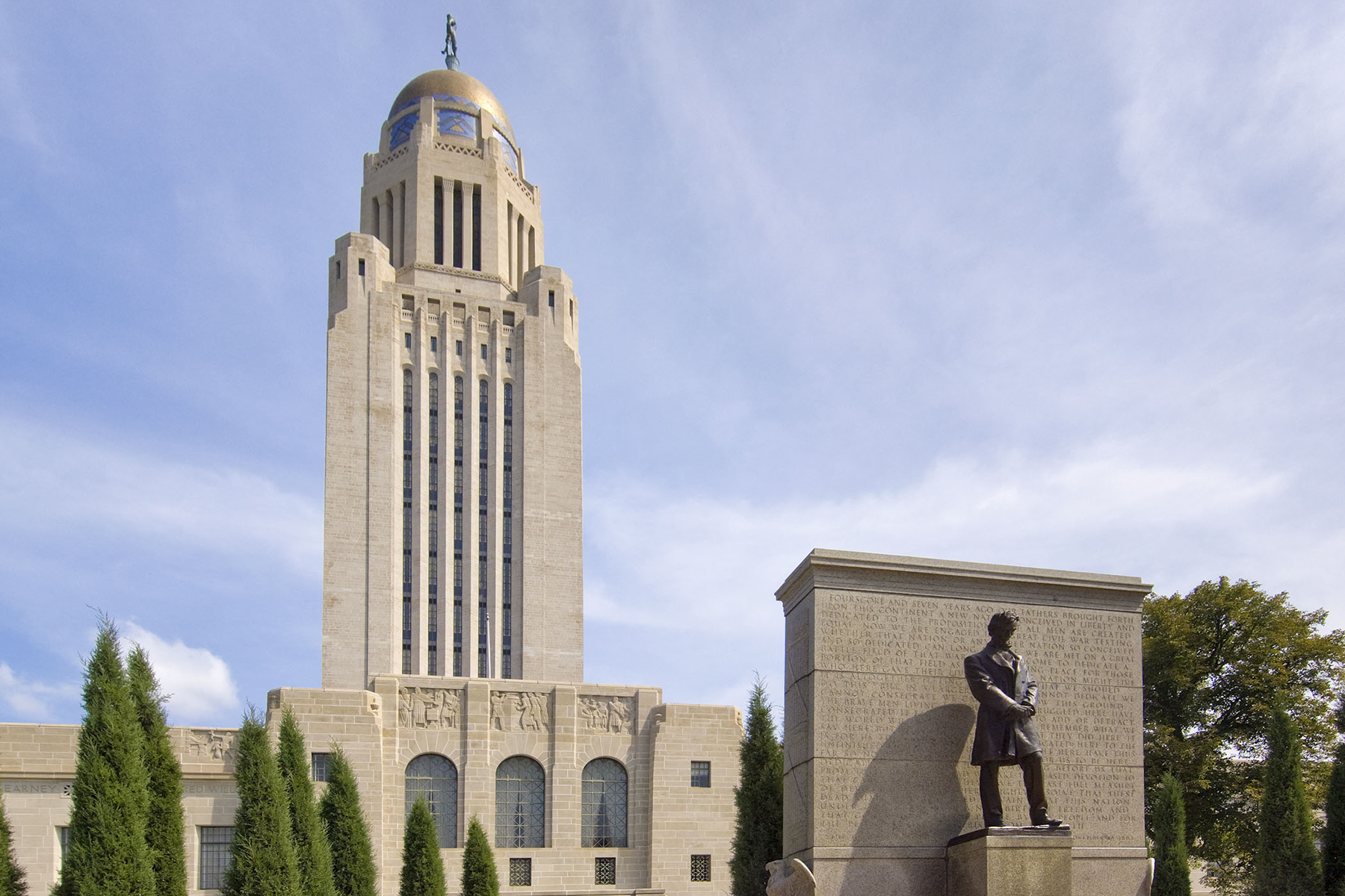 State Capitol, Abe Lincoln, Statue